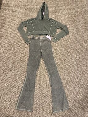 Women’s Cropped Hoodie & Flared Bottoms Set - Olive Green NWT